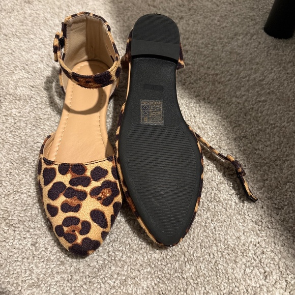 Shoes - Picture 6 of 7